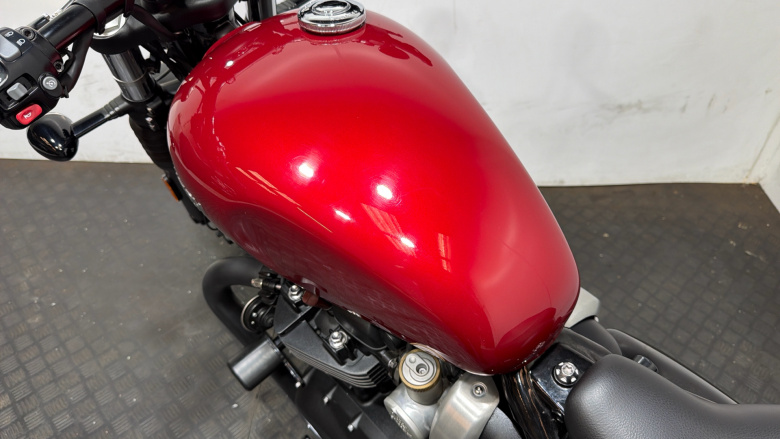Triumph Bonneville Bobber Black